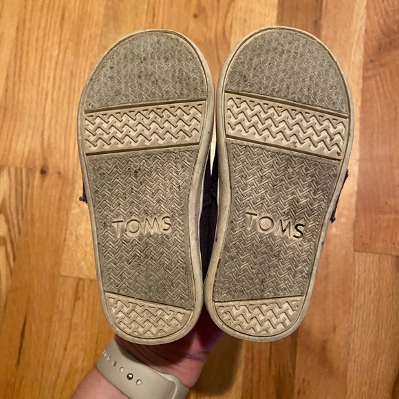 Toms - Picture 4 of 6